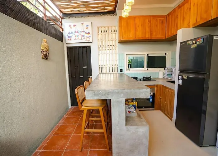 Ferienhaus The Yellow Door House, South Kuta Bali *